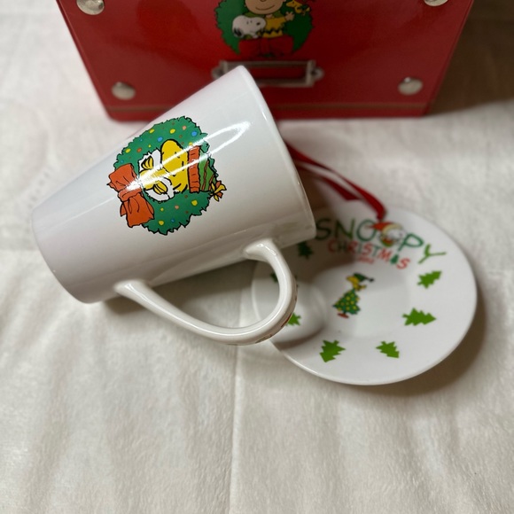 2012 Peanuts Collectible Holiday Snoopy Christmas Gift Box Set w/Mug & Ornament - Picture 15 of 15